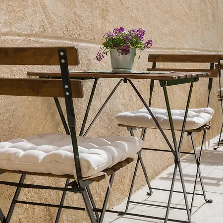 La Casa De Flores 3* Toro