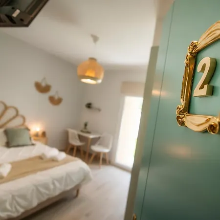 La Casa De Flores 3*