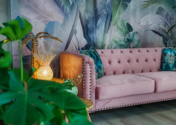 La Casa De Flores 3*