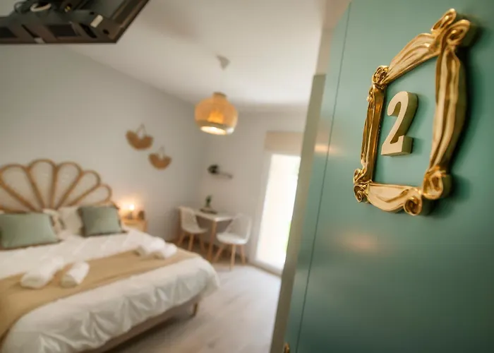 La Casa De Flores 3*