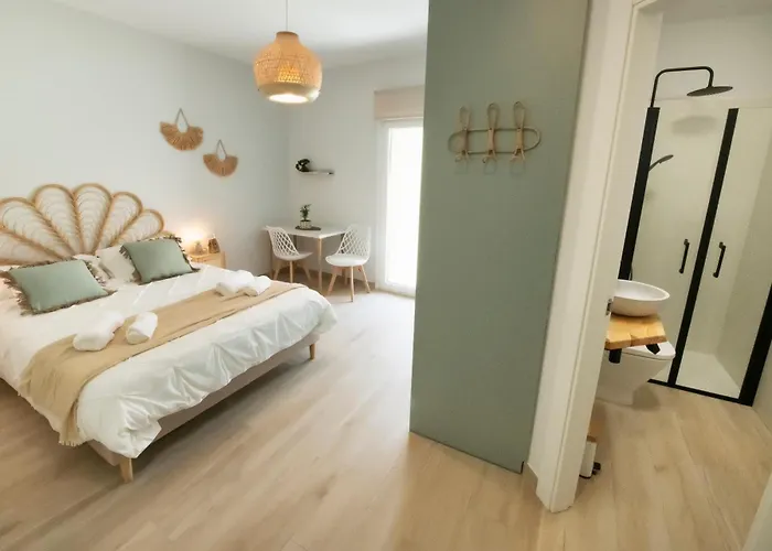 La Casa De Flores 3*